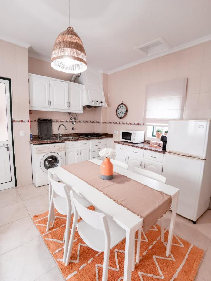 Cantinho Da Praia Apartments Nazare Exterior photo